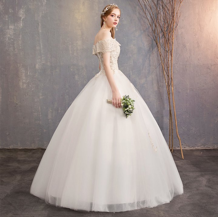Bride slim formal dress flat shoulder light wedding dress