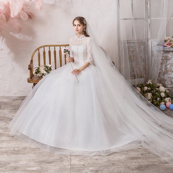 Starry sky beautiful luxurious bride wedding dress