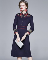 Autumn pinched waist slim lapel embroidery dress