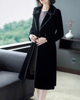 Black long sleeve business suit velvet long overcoat