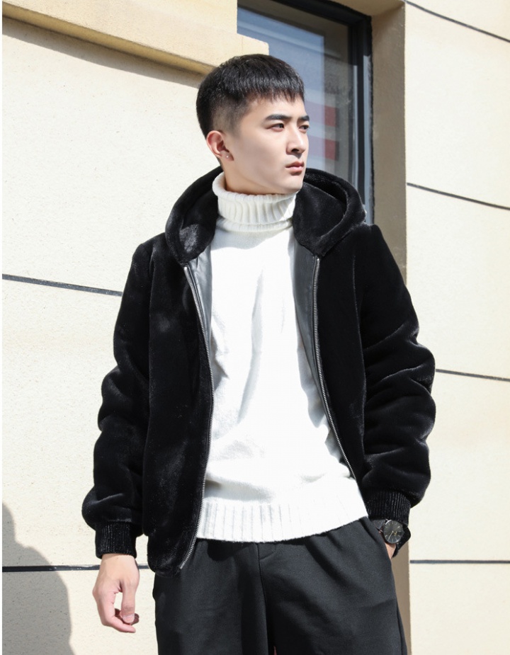 Short thermal winter coat windproof hooded fur coat for men
