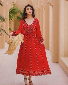 Embroidery vacation loose V-neck travel pinched waist dress