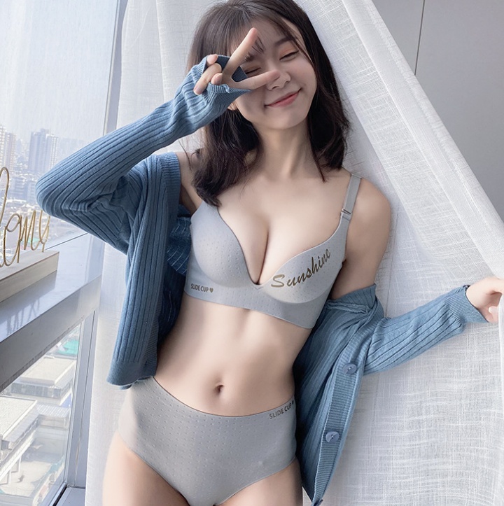 Japanese no bra