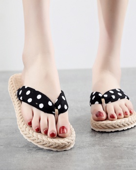 Flat flip-flops sandy beach sandals for women