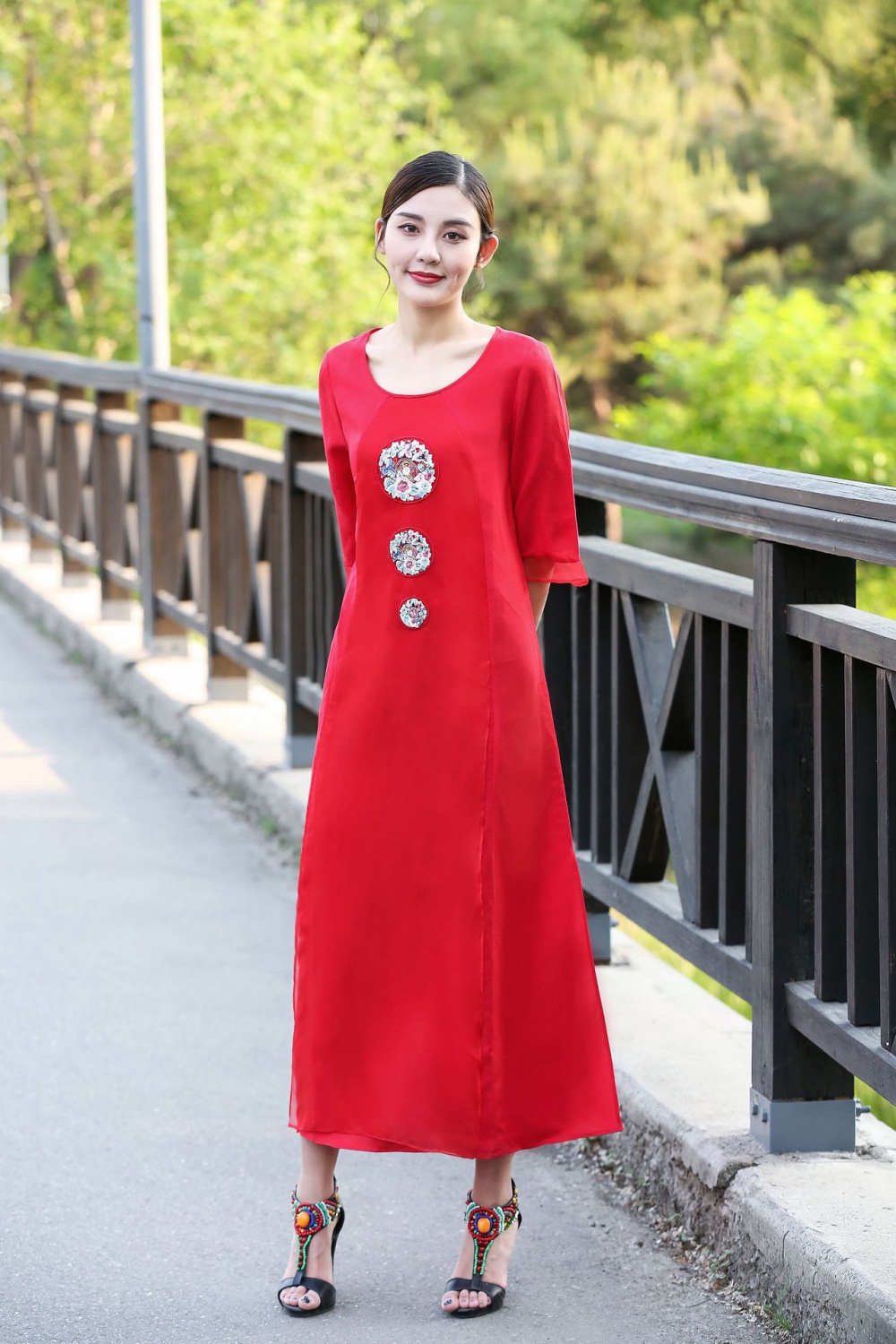 Short sleeve embroidered summer dress for women