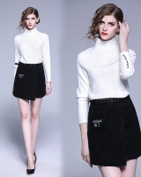 Embroidered all-match short skirt bottoming sweater a set