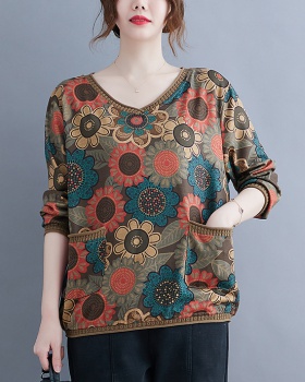 Colors V-neck small shirt Western style knitted T-shirt