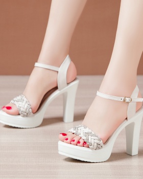 White large yard thick crust fashion sandals for women