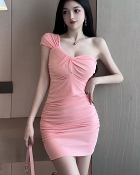 Gauze tight shoulder package hip sexy fold dress