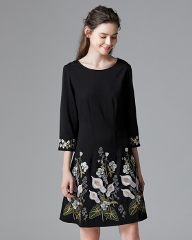 Embroidery spring and autumn middle-aged black dress