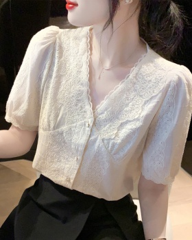 Temperament V-neck tops lace bottoming shirt for women