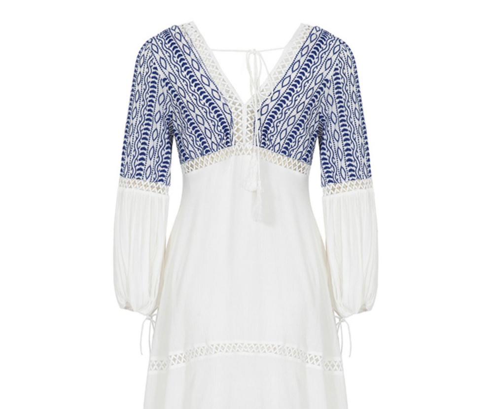 Long sleeve hollow V-neck embroidery dress