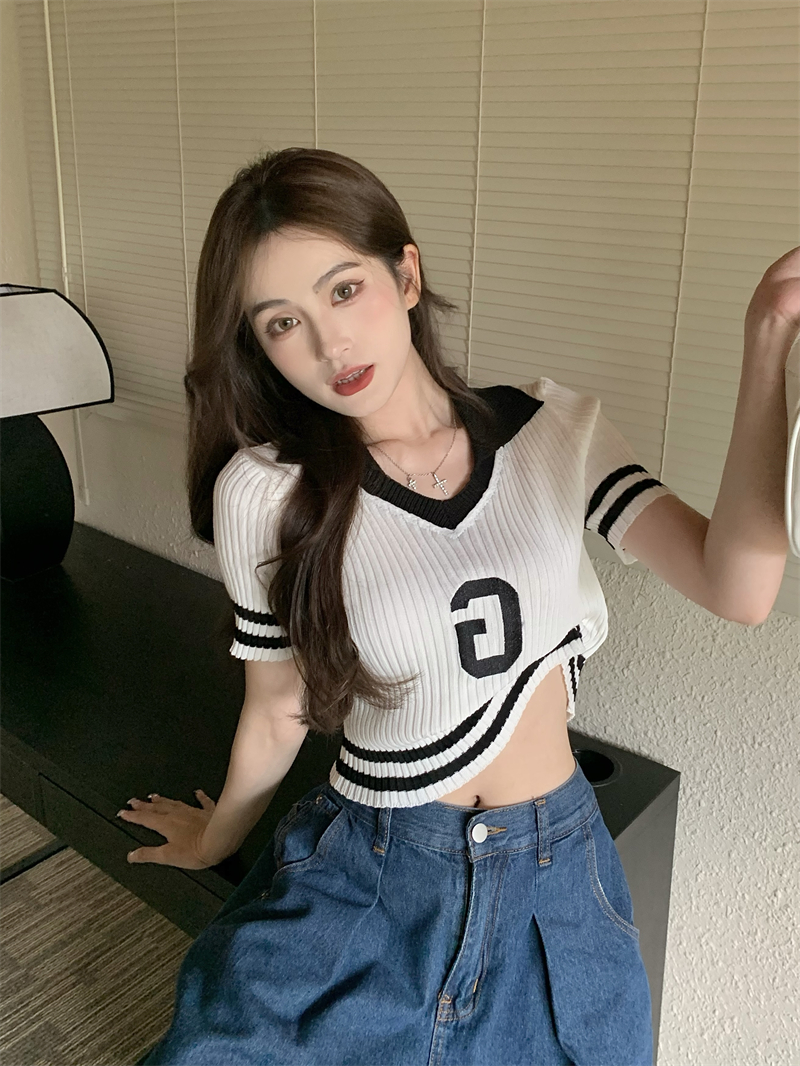 Knitted college style slim short tops for women