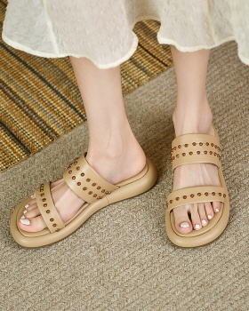 Thick crust Casual rivet slippers summer wears outside sandals