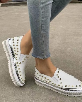 Rivet flat Casual loafers thick crust large yard spring shoes