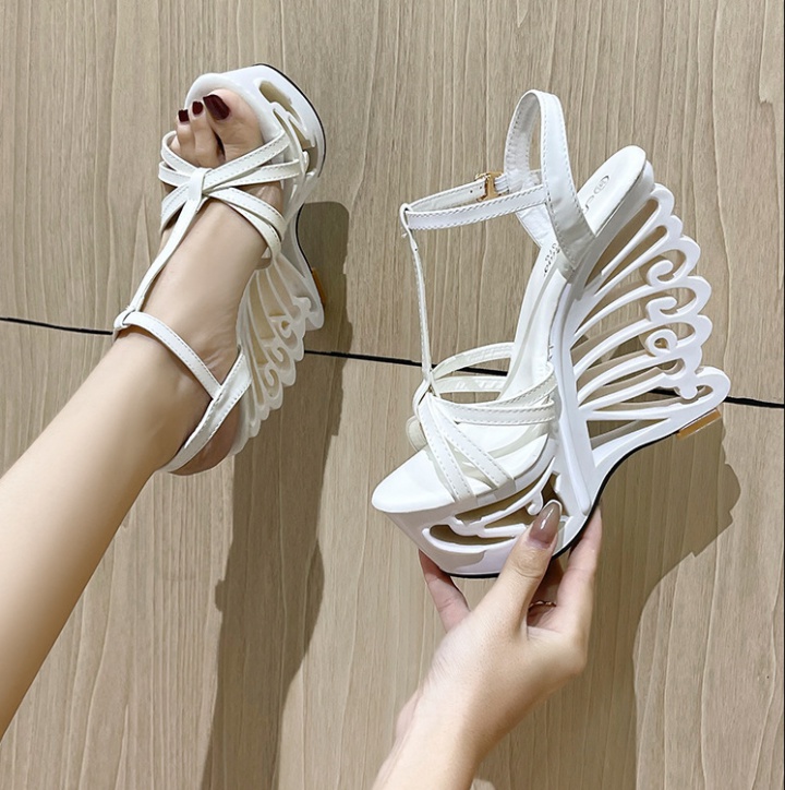Round summer high-heeled sandals
