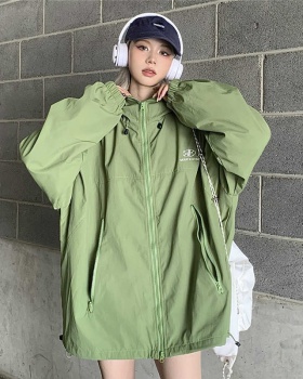Letters windproof jacket green hat for women
