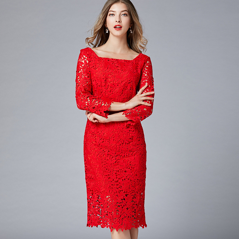 Ladies red large yard square collar dress