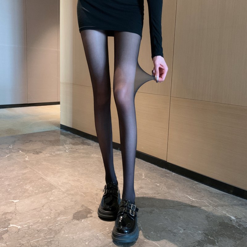 Wear sexy tights through the meat stockings for women