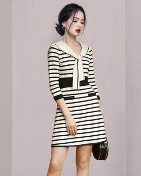 Temperament knitted pinched waist autumn and winter dress